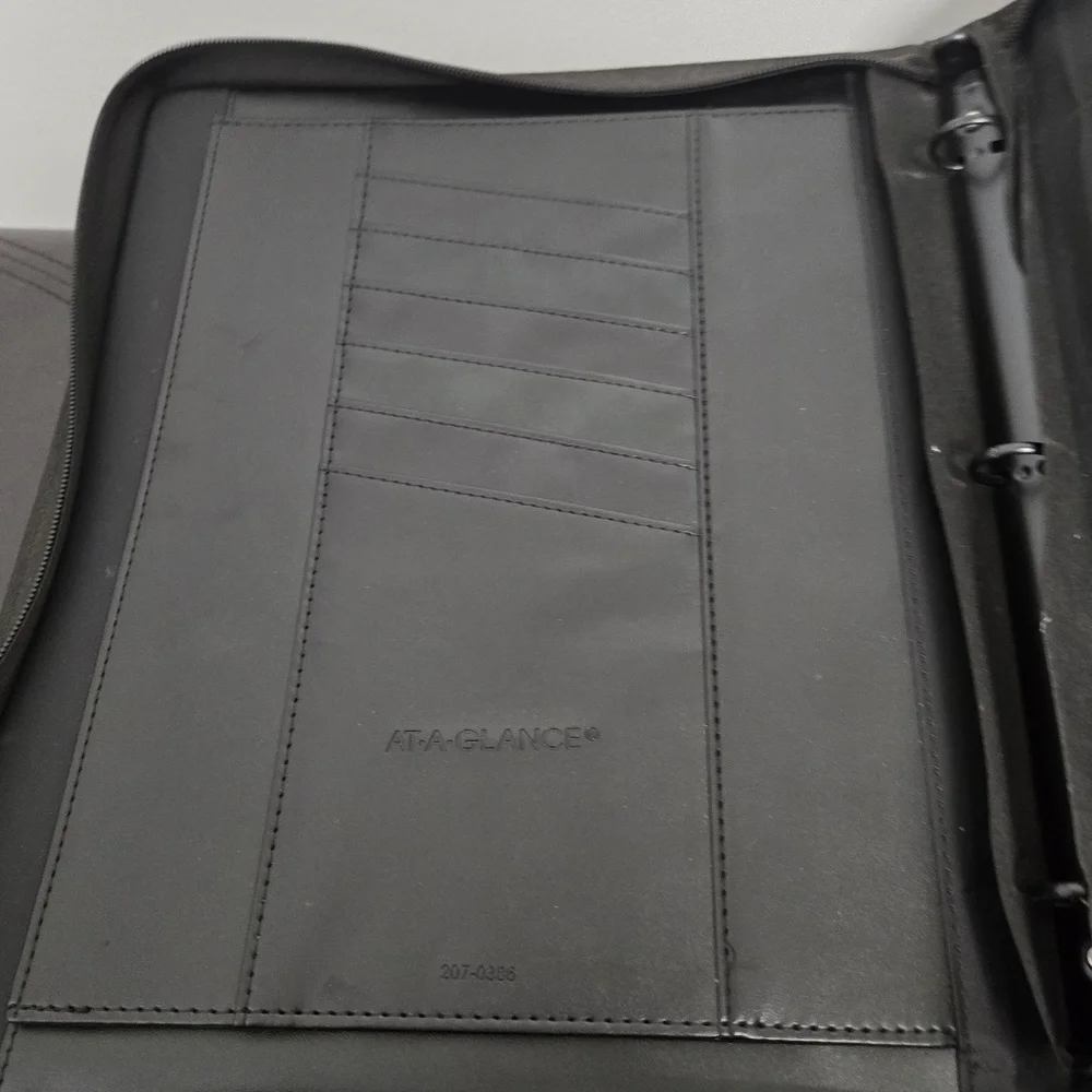 AT-A-GLANCE Professional Size Planner Cover
